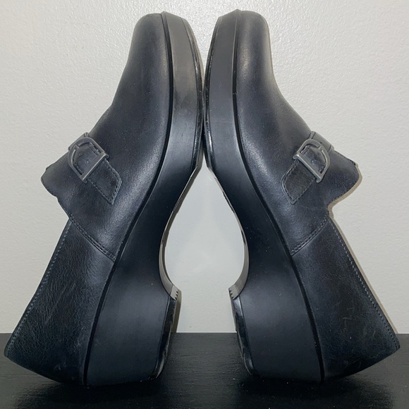 Dansko Tamara Black Leather Clogs with accent buckle.  Size 40 EU or 10-10.5 US. - Picture 8 of 14
